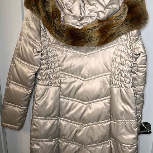 Laundry by Shelli Segal Puffer Coat - Picture 8 of 9